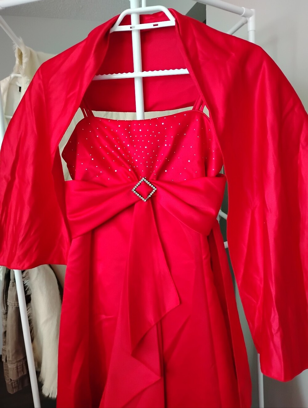SHAN  Crystal At Top Grown In Red Evening Dress with Rhinestone Details